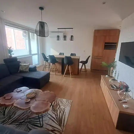 Lovely Flat In A Great Location